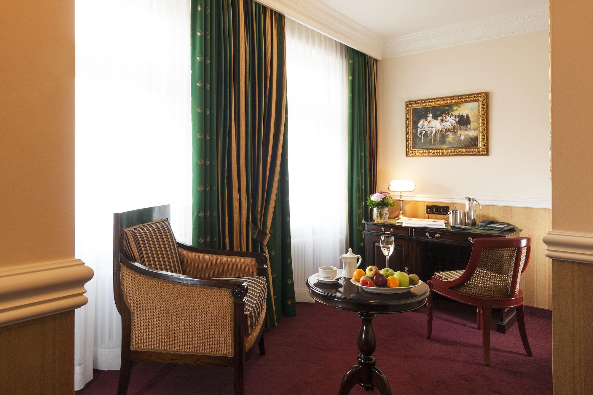 Myer'S Hotel Берлин Екстериор снимка