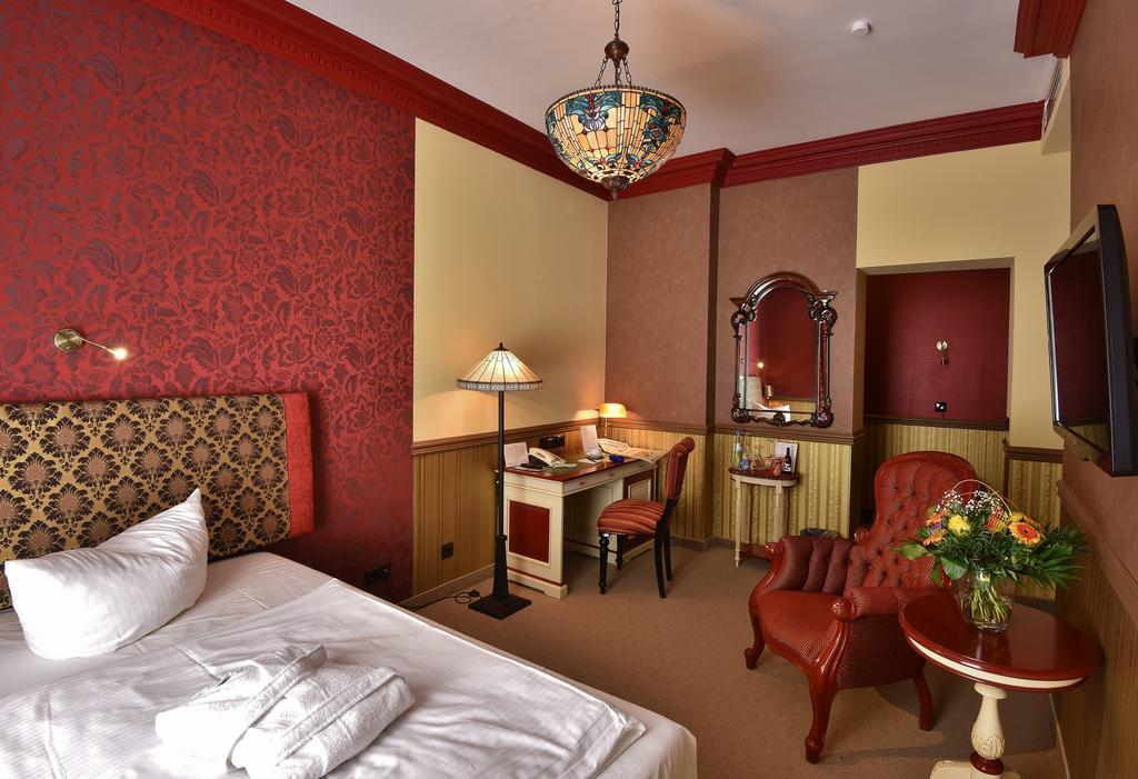 Myer'S Hotel Берлин Екстериор снимка