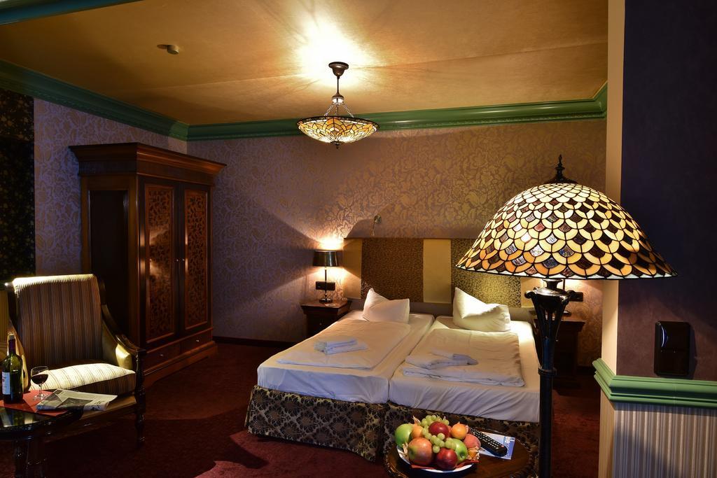 Myer'S Hotel Берлин Екстериор снимка