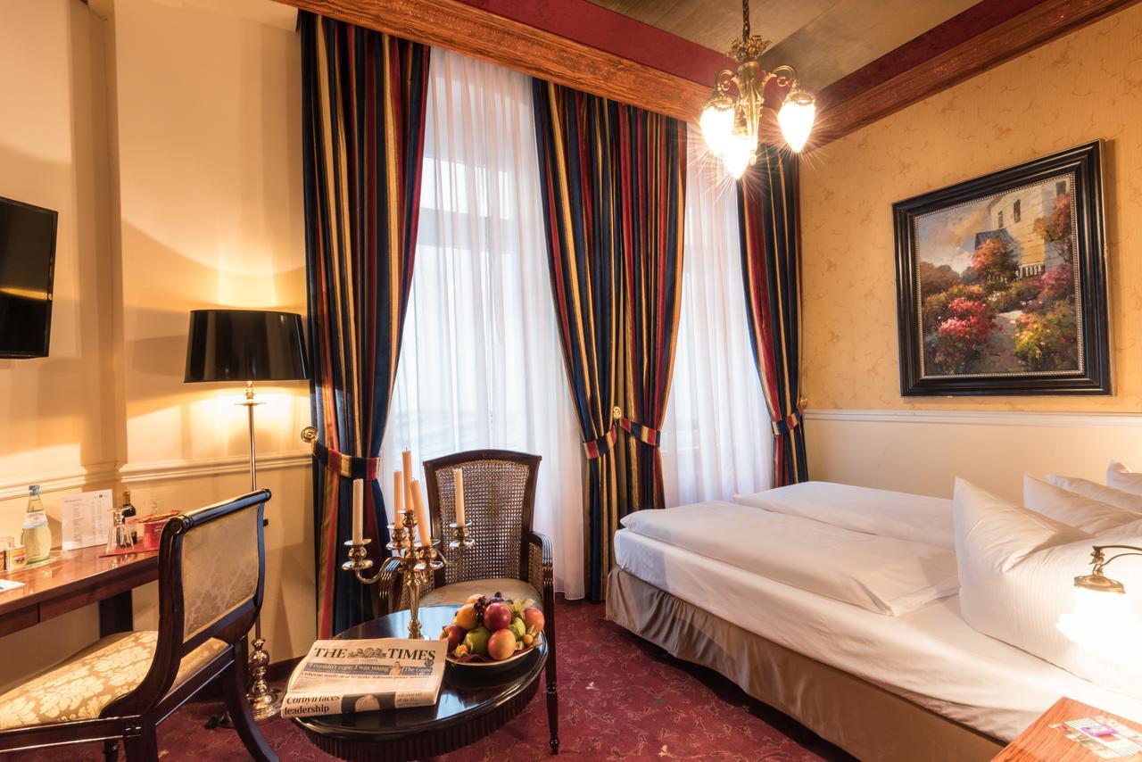 Myer'S Hotel Берлин Екстериор снимка
